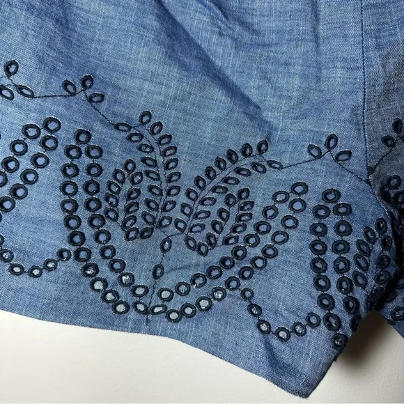 Loft The Riviera Denim Blue Eyelet Embroidered Women’s Shorts Size 2 - Picture 4 of 7